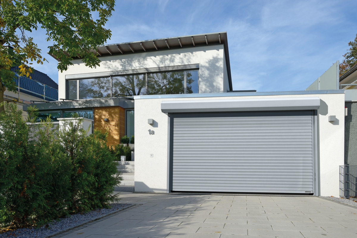 Porte de garage enroulable Hörmann RollMatic motorisée sur mesure
