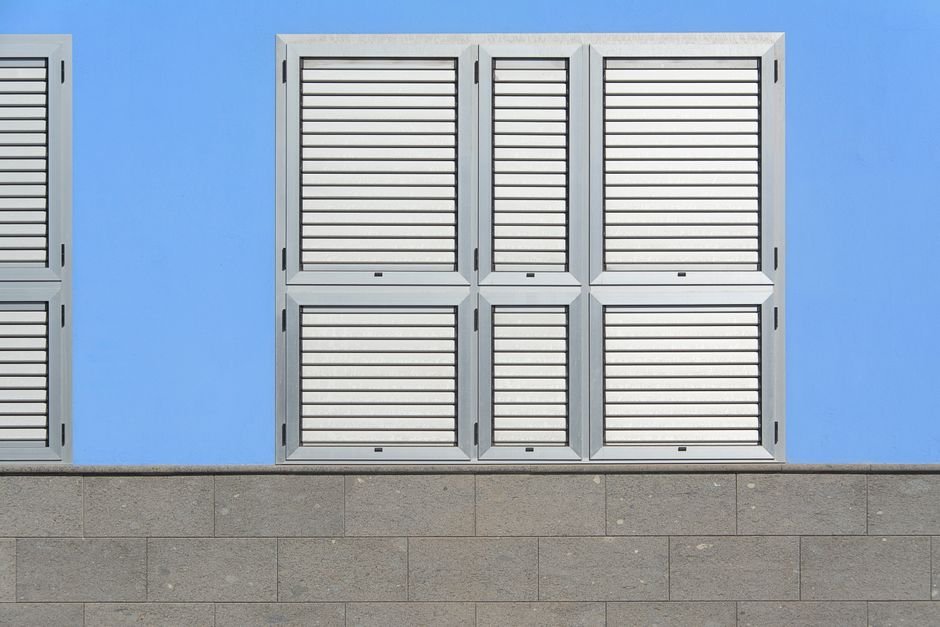 Châssis aluminium sur mesure à Lannion : performance et durabilité en Bretagne